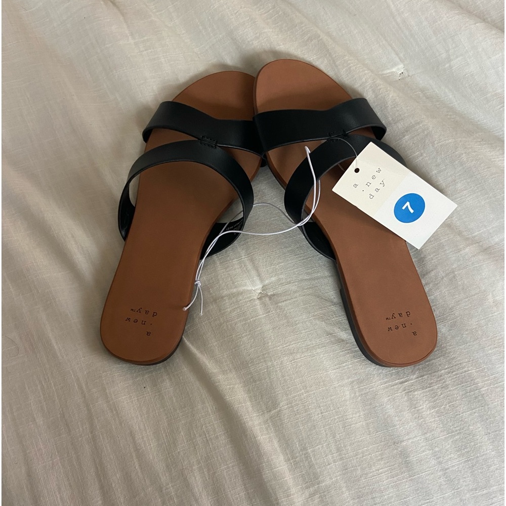 NWT Catie sandals | size 7 | a new day | new in box